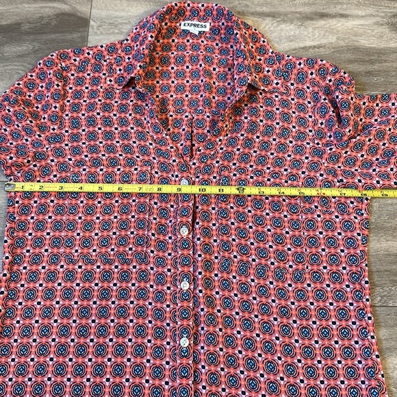 Express button down top - Picture 3 of 6